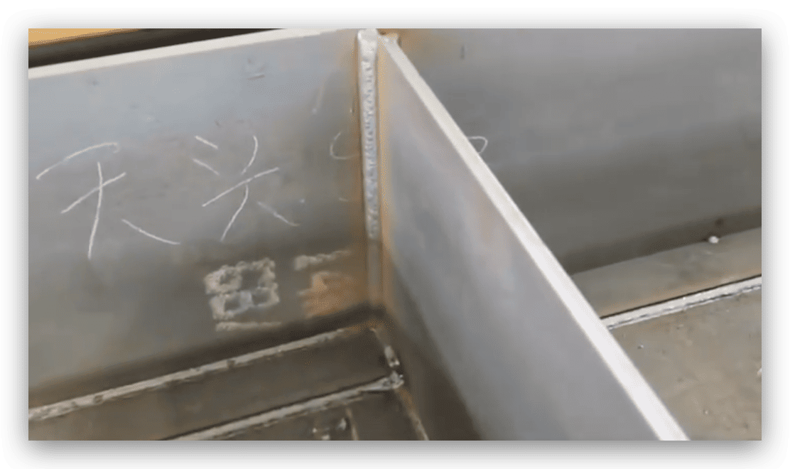 Continuous multi-seam robotic welding