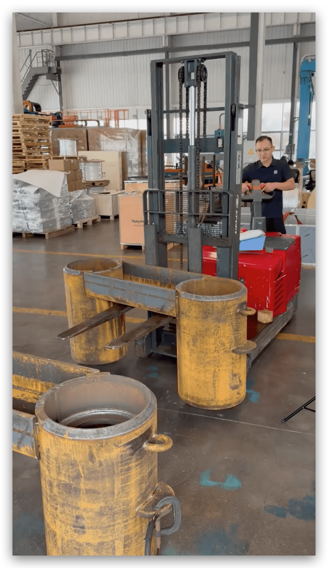 Reverse Modeling Welding Technology Reverse modeling welding system scanning a workpiece